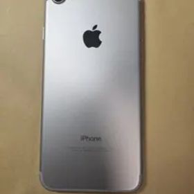 超美品SIMフリーiPhone 7 32GB シルバー
