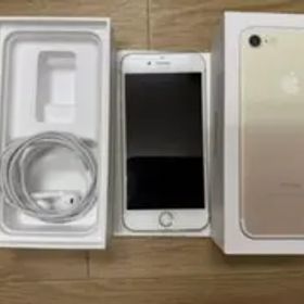Apple iPhone 7 ゴールド