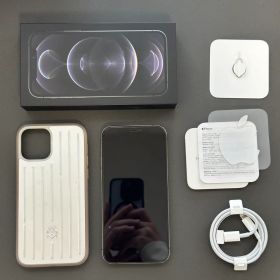 美品 Apple iPhone 12 Pro 256GB RIMOWAケース