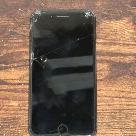 iPhone 8Plus スペースグレイ 256 GB 本体 au