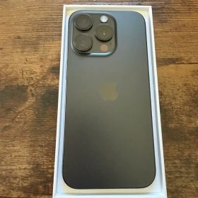 iPhone 15 Pro 本体 ブラックチタニウム128GB