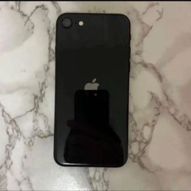 Apple iPhone SEブラック 本体