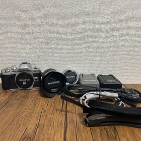 OLYMPUS OM-D E-M10 Mark III ダブルズームキット+α