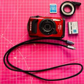 OM SYSTEM TG-7 コンパクトデジタルカメラ レッド