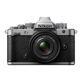 《新品》ニコン Nikon Zf 40mm f2（SE）レンズキット シルバー ミラーレス一眼カメラ【クーポン割引対象外】