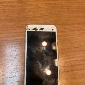 iPhone 6 シルバー 本体 画面ひび割れ