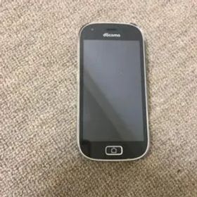 高齢の方でも使いやすい「らくらくスマートフォン」Fー03Kです。