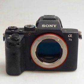 【中古】 (ソニー) SONY α7II [ILCE-7M2]【中古カメラ デジタル一眼】 ランク：B