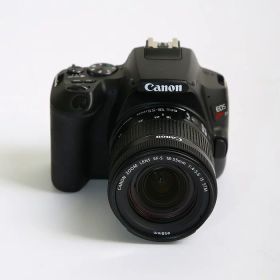 【中古】 (キヤノン) Canon EOS KISS X10/EF-S18-55 IS STM レンズキツト BK【中古カメラ デジタル一眼】 ランク：AB