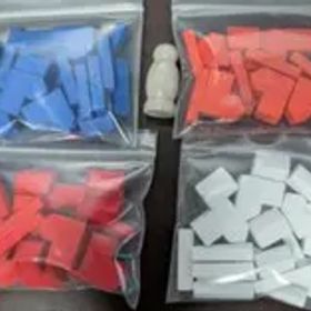 【訳あり】 カタン 木製駒4色セット 盗賊付き