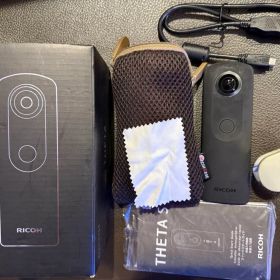 RICOH THETA 本体