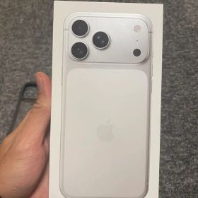 未品Apple iPhone 17Pro Max 512 GB シルバー