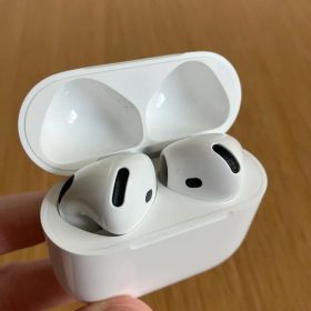 Apple AirPods 4 アクティブノイズ キャンセリング搭載