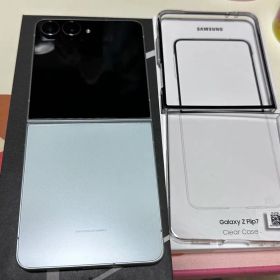 Samsung Galaxy Z Flip7 本体 ミントケース付き