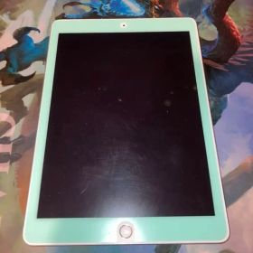 iPad 第5世代 Wi-Fi＋Cellular 32GB シルバー