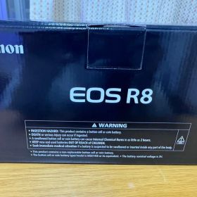 Canon EOS R8 ミラーレスカメラ 本体と付属品