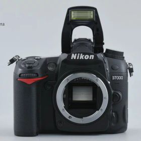 【中古】Nikon ニコン D7000 + AF-S DX NIKKOR 18-200mm f/3.5-5.6 G ED VR