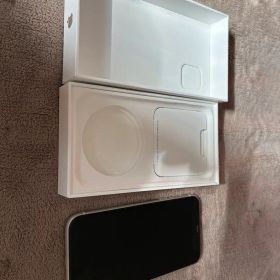 Apple iPhone 11 ホワイト 本体