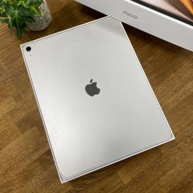 iPad Air 13インチ M3 128GB Wifi + Cellular