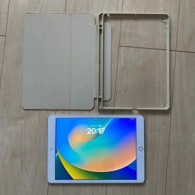 iPad 第7世代 10.2インチ 32GB シルバー 本体 カバー付き