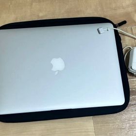 Apple MacBook Air 2017 8GB 13インチ 充電器付き
