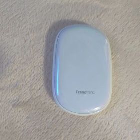 Apple iPhone 7 シルバー 本体。充電器。カバー付き、フィルム付き。