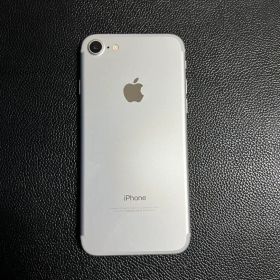 iPhone 7 シルバー 32GB SIMロックなし
