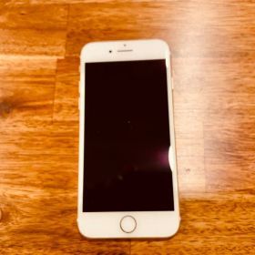 ②美品 Apple iPhone 7 32GB シルバー SIMロック解除済み