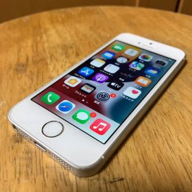 【超美品】Apple iPhone SE シルバー 32GB