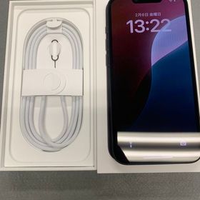 新品同様 国内版 simフリー iPhone16e 128GB 充電3回