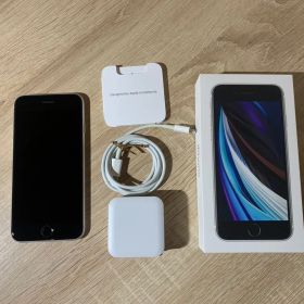 8264 iPhone SE 第二世代 64GB ホワイト 動作確認済み
