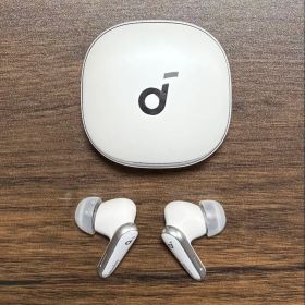 ワイヤレスイヤホン Soundcore Liberty 4 ホワイト