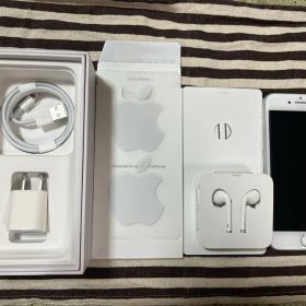 【美品】iPhone8 シルバー SIMフリー