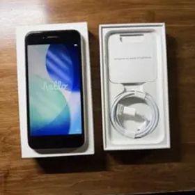 Apple iPhone SE3 64GB ホワイト 本体
