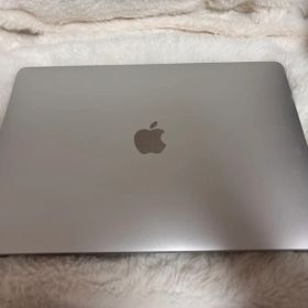 MacBook Air 13インチ シルバー 256GB 充放電回数13回