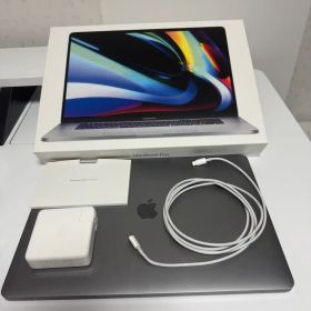 MacBook Pro 16"(2019) i9/32GB/2TB USキー