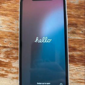 【美品】Apple iPhone XR ホワイト 本体