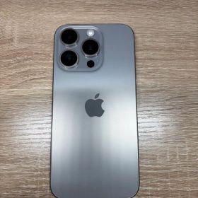 【極美品】iPhone 15 Pro 128G ホワイトチタニウム