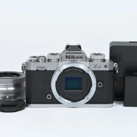 【ほぼ新品】 ニコン Nikon Z fc レンズキット 《ショット数412》