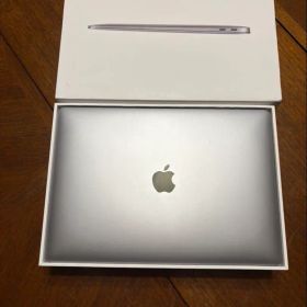 Apple MacBook Air シルバー (M1, 2020)