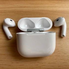 Apple AirPods 4（通常版・ANC非対応）