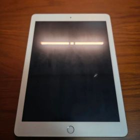 Apple iPad (第5世代) 32GB シルバー