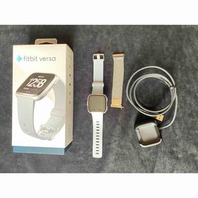 フィットビット(Fitbit)のfitbit versa マグネットメタルバンド付(腕時計)