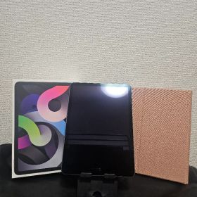 Apple iPad Air 10.9 (2020年、第4世代) 新品¥26,800 中古¥27,500