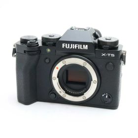 【中古】 《美品》 FUJIFILM X-T5 ボディ ブラック [ デジタルカメラ ]