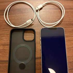 iPhone 13 ホワイト TORRASのケース付き