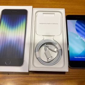 Apple iPhone SE (第3世代) スターライト64GB SIMフリー