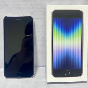 【美品】Apple iPhone SE (第3世代) スターライト