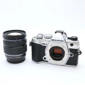 【中古】 《美品》 OM SYSTEM OM-5 12-45mm F4.0 PRO レンズキット シルバー [ デジタルカメラ ]