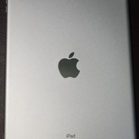 iPad 第8世代 32GB WI-fi+Cellularモデル シルバー